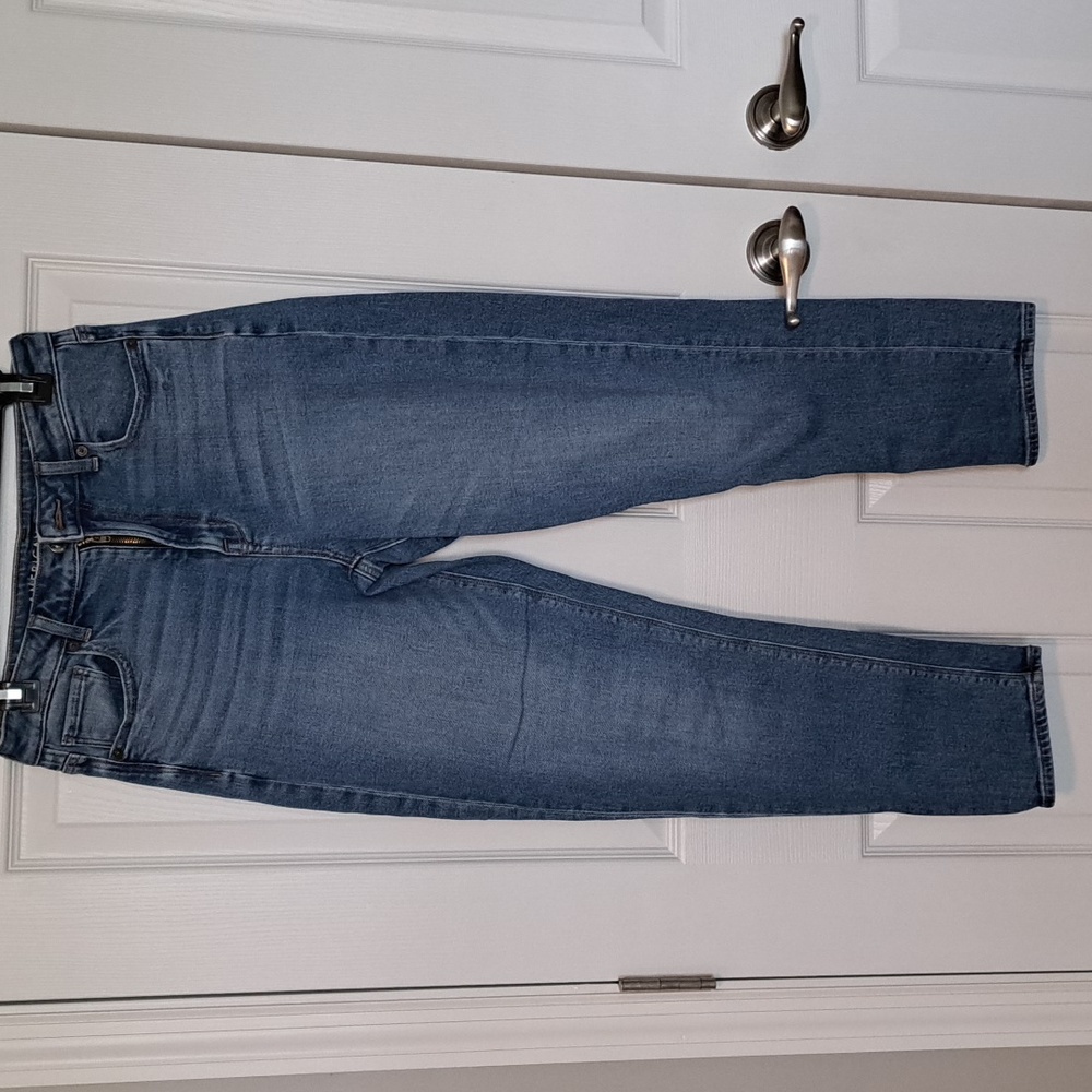 American Eagle Stretch Mom Jeans size 4